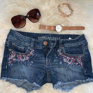 Shorts that are like new!💐